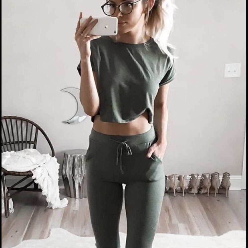 2026 Work Out Active  ATHLEISURE Mystery box gym / yoga clothes 6-8 pieces🤩 - Picture 5 of 16